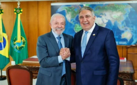 PT fecha acordo e passa a integrar secretariado do governo Laurez Moreira com Paulo Mourão na Mineratins