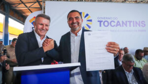 Governador Wanderlei Barbosa recebe da Prefeitura de Palmas licenças ambientais e de instalação da Cidade do Automóvel e do Parque Tecnológico, em Palmas