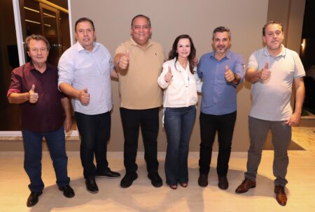 Eduardo Gomes fecha com cinco deputados de mandato no PL e bancada se alinha com projeto de Dorinha para o governo