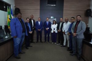 “O vereador é o político mais importante do Brasil”, afirma Vanderlei Luxemburgo em discurso na Câmara de Dianópolis