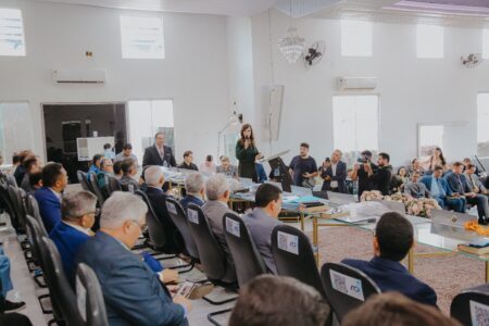 Em pré-campanha, Professora Dorinha busca apoio de líderes da Ciadseta em Colinas