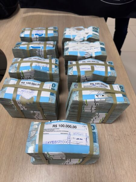 PF apreende cerca de R$ 900 mil em espécie em Palmas/TO