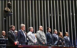 Autor da Lei, Eduardo Gomes preside sessão do Senado para celebrar o Dia Nacional da Proteção de Dados