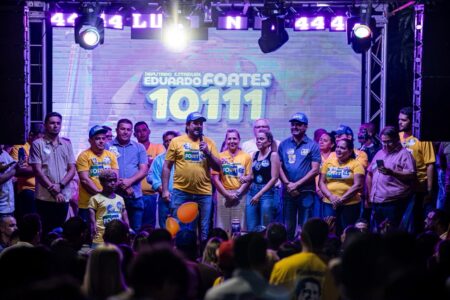 No aniversário, Eduardo Fortes leva multidão e reúne lideranças de mais de 30 municípios em encerramento de campanha com a presença do governador Wanderlei Barbosa e Josi Nunes
