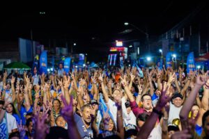 Vicentinho Júnior realiza comício em Augustinópolis e promete reformas na saúde e gestão pública