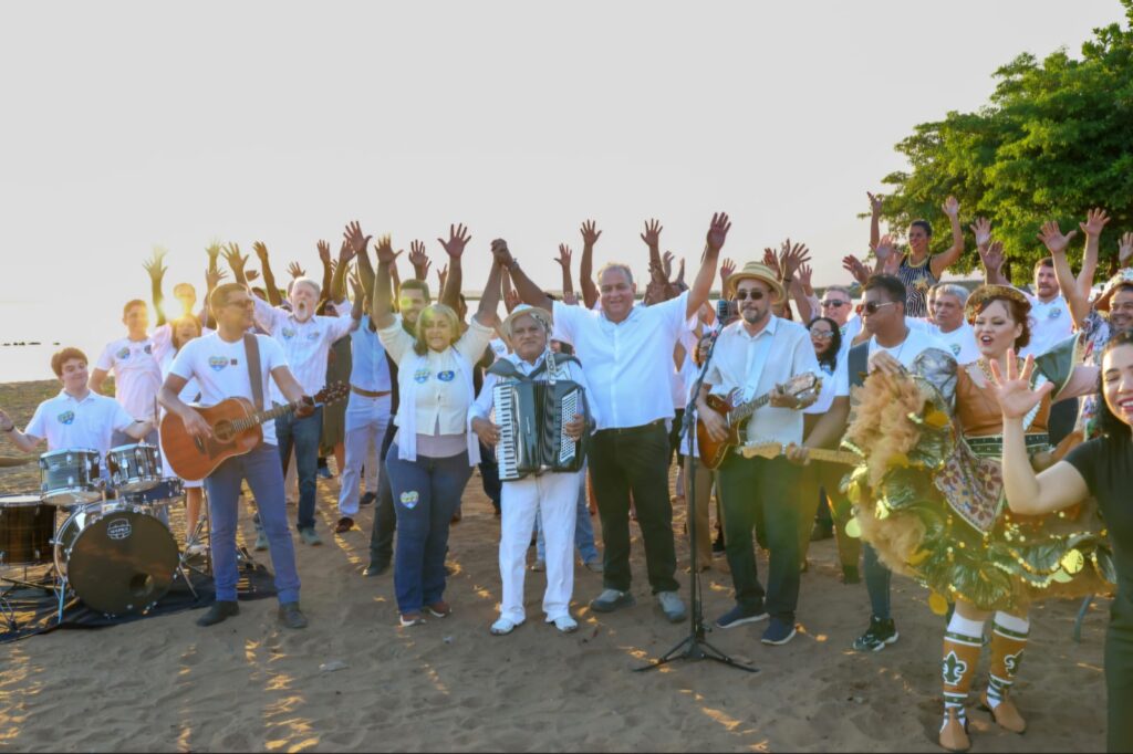 Eduardo Gomes recebe homenagem de artistas do Tocantins e destaca atuação em defesa da cultura